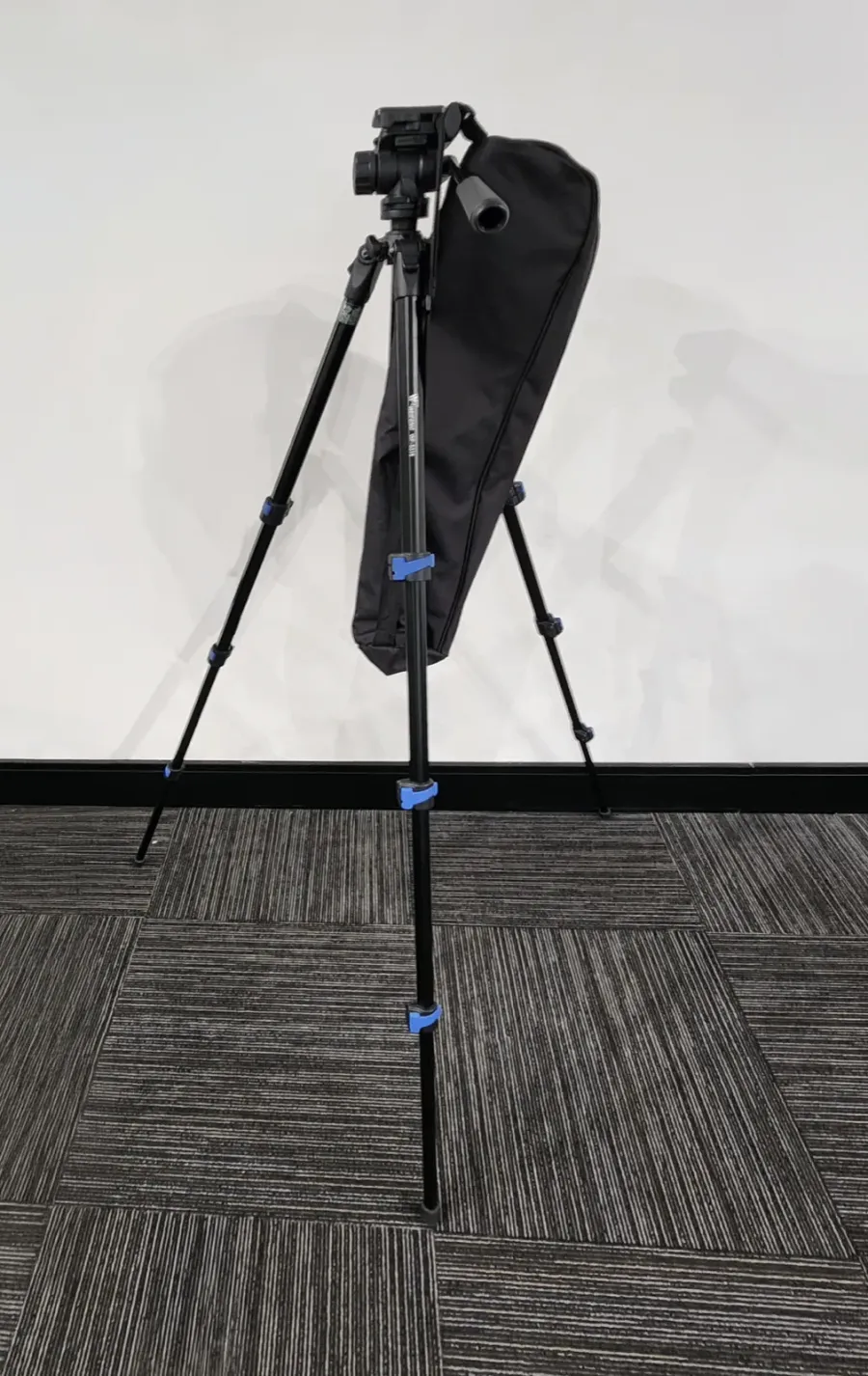 Tripé Weifeng WF-5316 para Câmera — Sistema de Travamento Flip