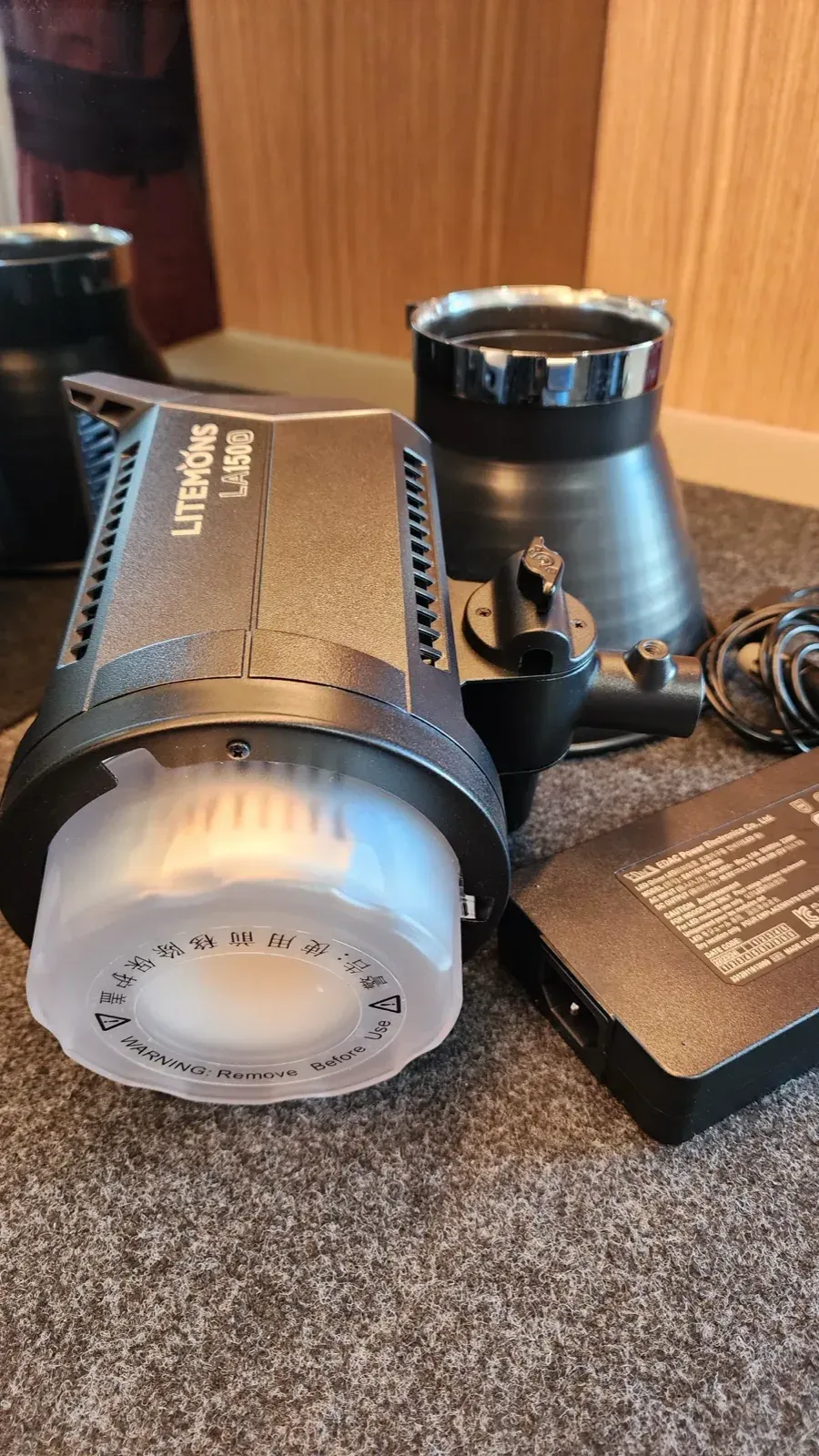 Godox Litemons LA150D — Iluminador LED Bivolt 190W, Montagem Bowens