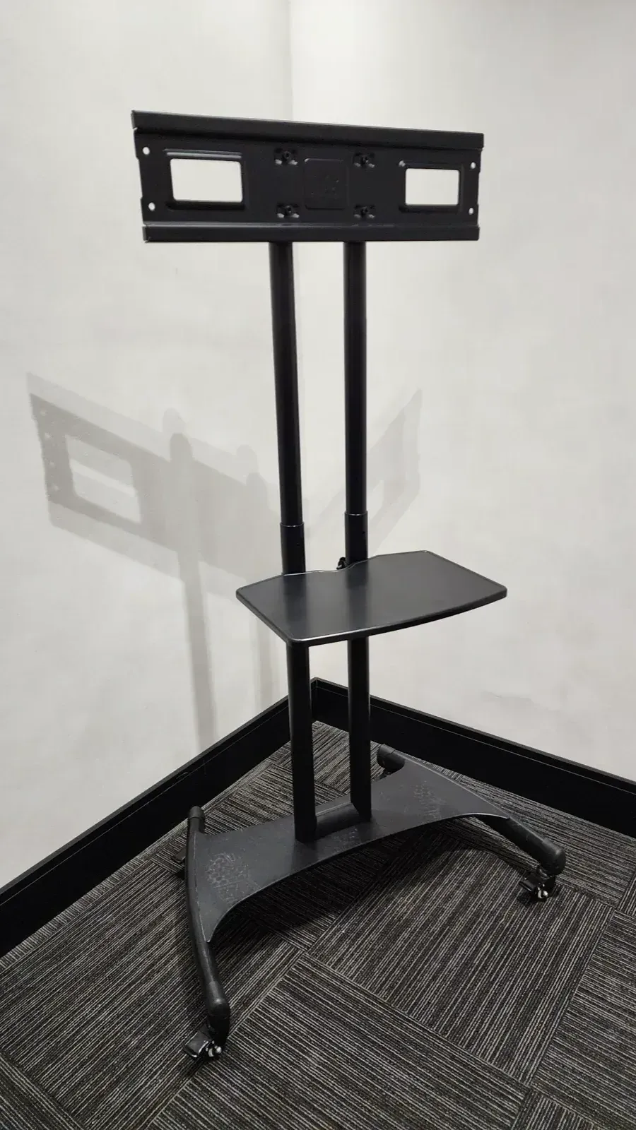 Suporte Móvel para TV tipo North Bayou AVA1500 — 32" a 75"