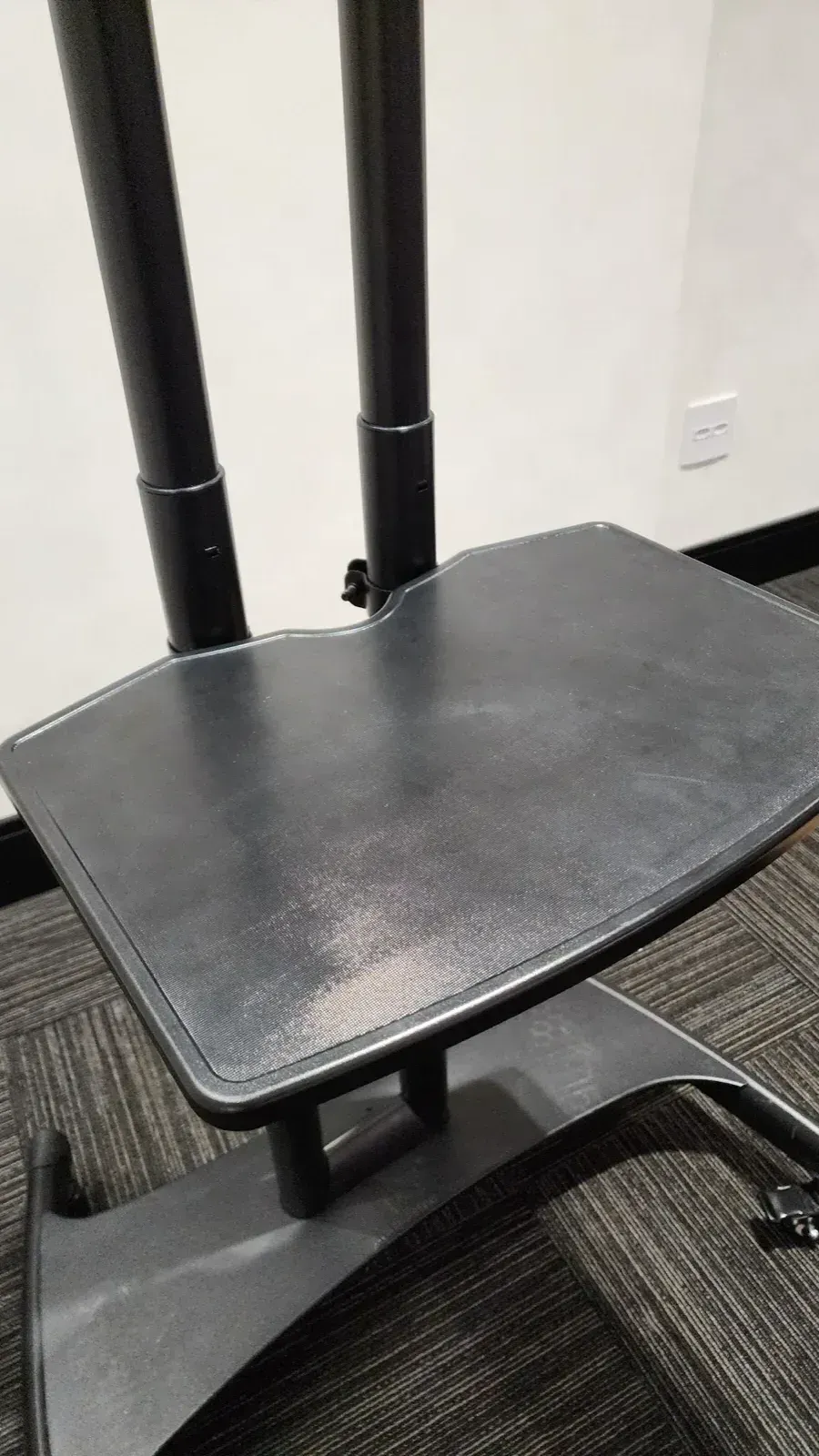 Suporte Móvel para TV tipo North Bayou AVA1500 — 32" a 75"