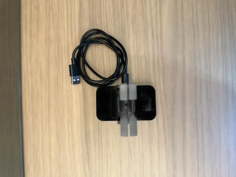 Suporte com Cabo USB para Joy-Con / Nintendo Switch