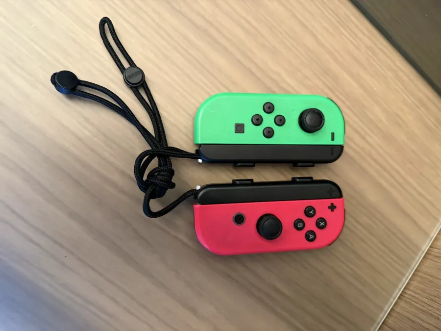 Par de Joy-Con Nintendo Switch — Verde Neon + Rosa Neon