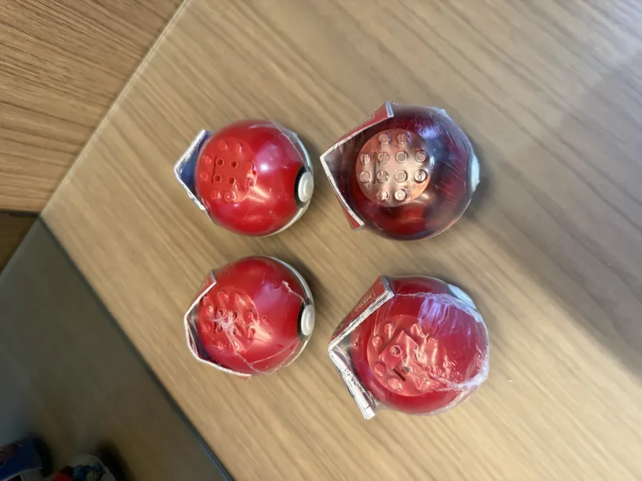 Mega Construx Pokémon — Lote de 4 Poké Balls Lacradas (Magikarp, Bulbasaur, Squirtle, Jigglypuff)