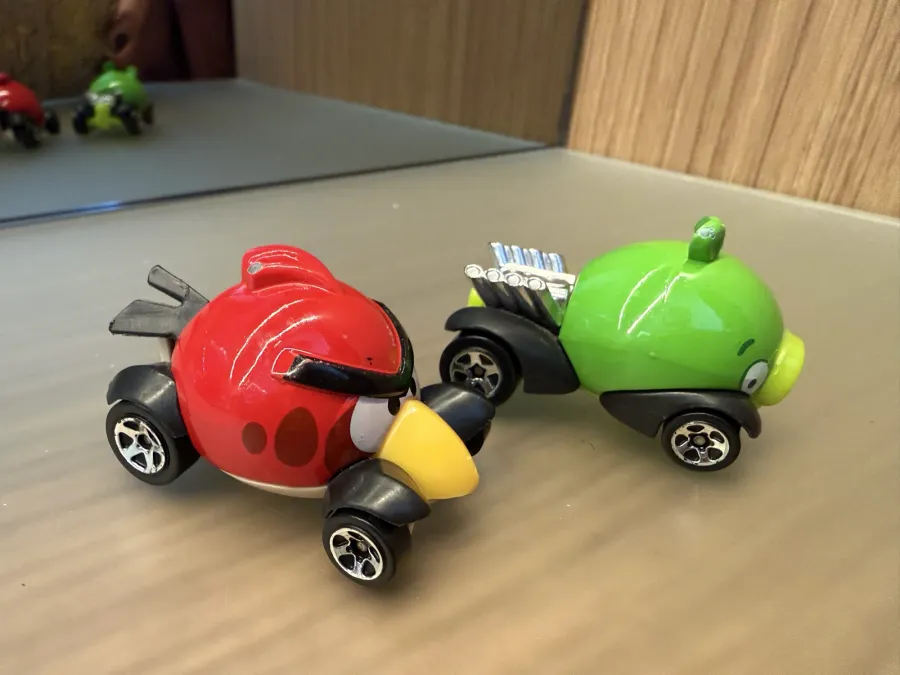 Hot Wheels Angry Birds — Red + Porco (2 Unidades)
