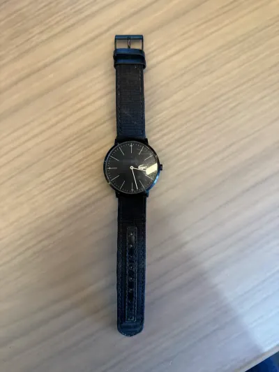 Relógio Lacoste Preto — Pulseira NATO de Tecido
