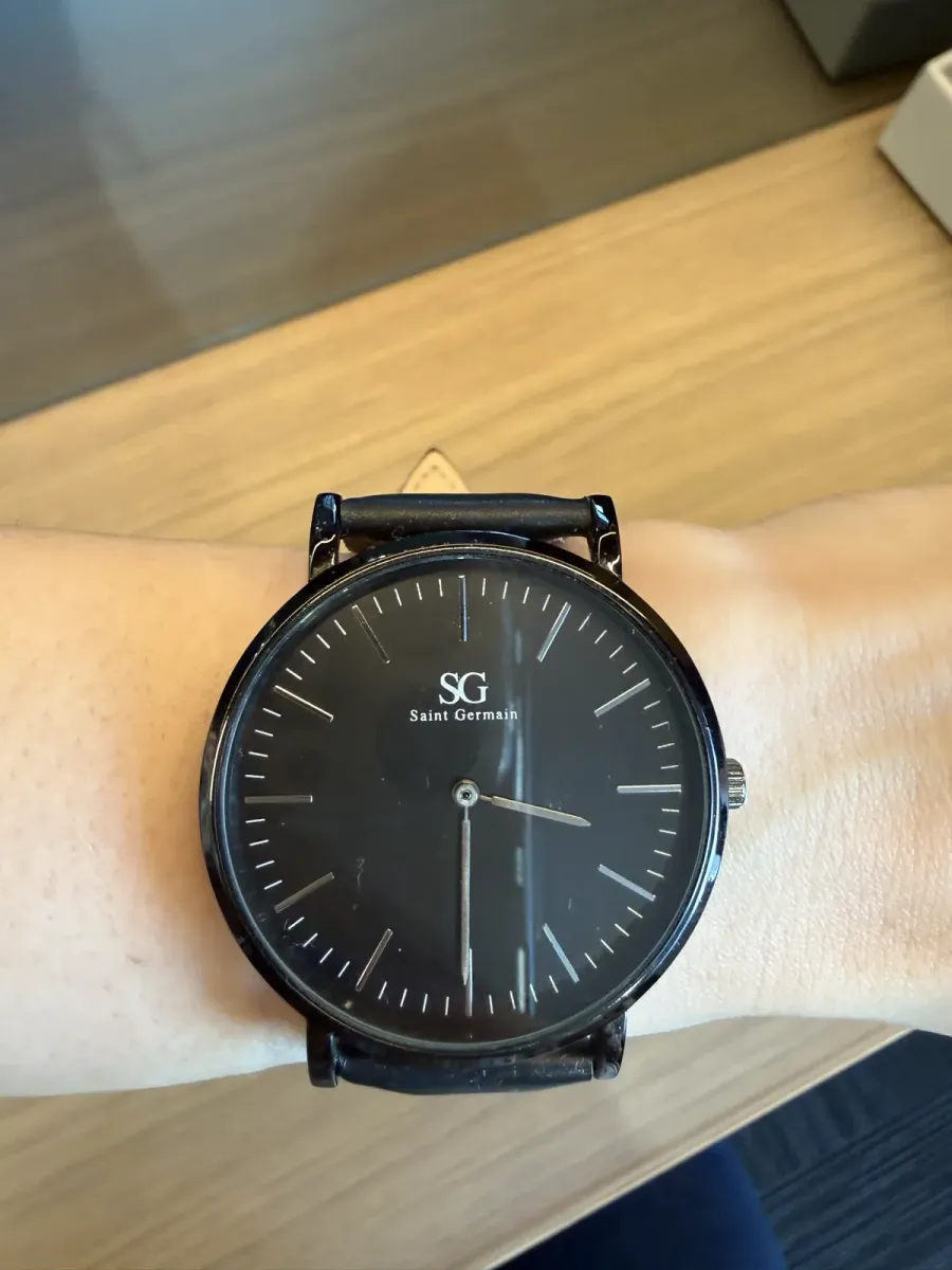 Relógio Saint Germain Preto — Minimalista, Couro Preto