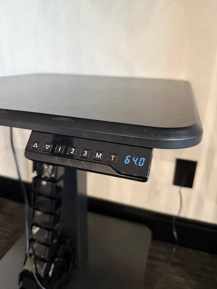 Mesa Elétrica de Altura Regulável Slikdesk Flex — 60x60cm, com Rodízios