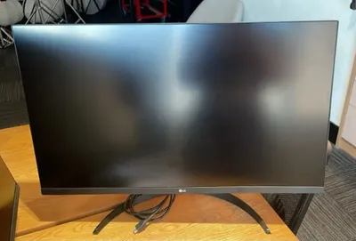 Monitor Profissional LG 32", 4K, 60Hz, 4ms, VA, FreeSync, HDR10, Som Integrado - 32UR500-B