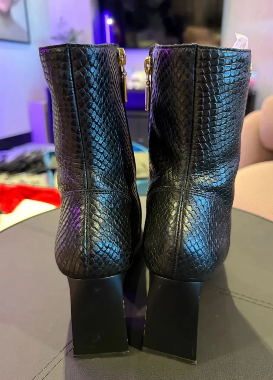 Bota Couro Legitimo - Carmem Stefans