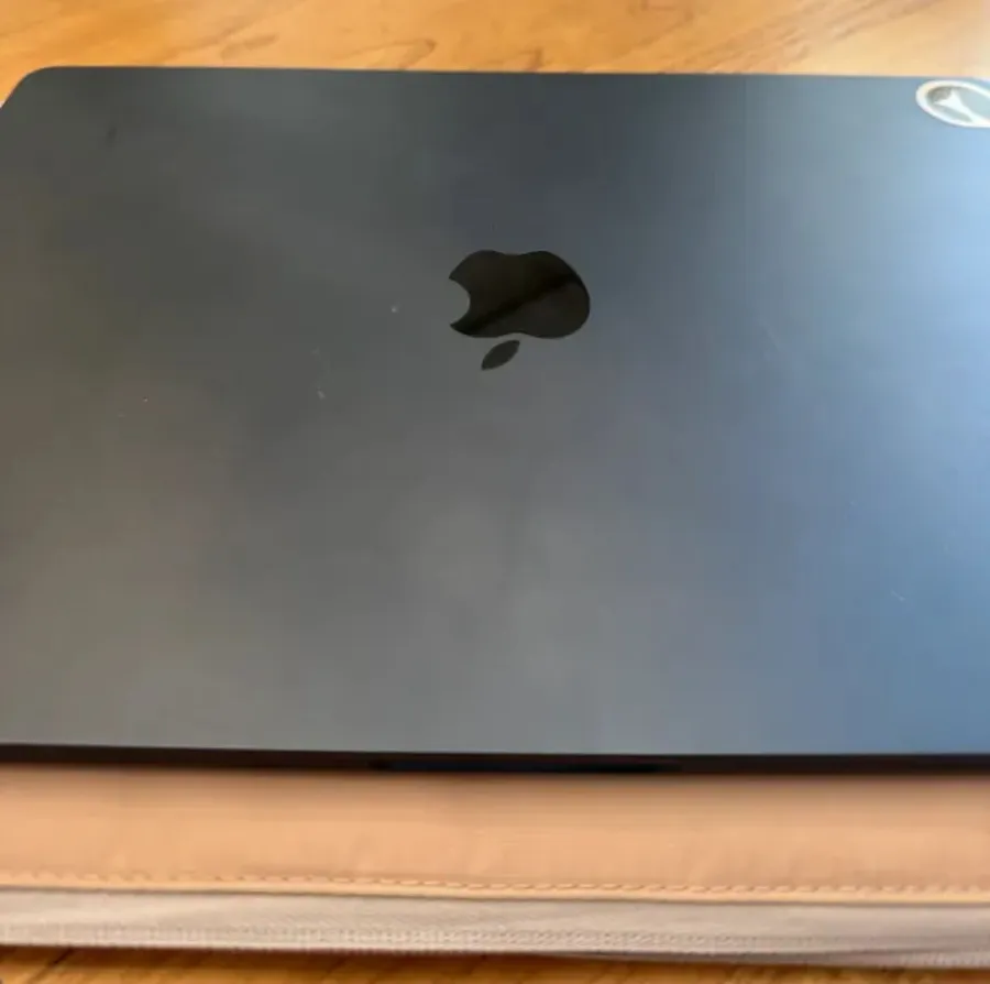 MacBook Air 15" (2023) - Azul Meia-Noite