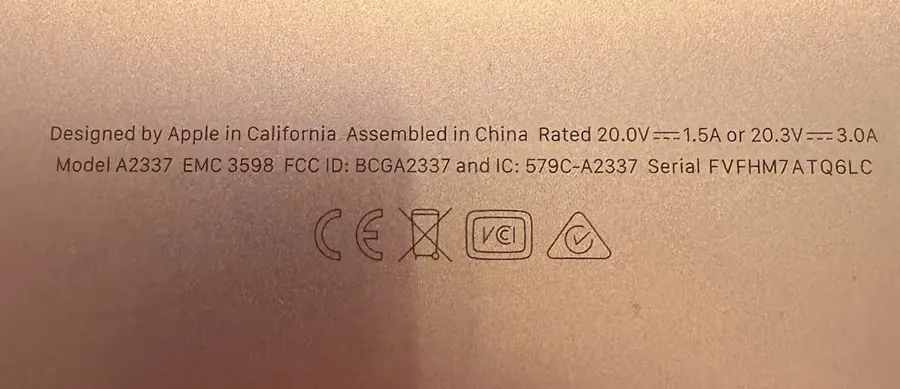 MacBook Air 13" (2020) - Ouro Rosê