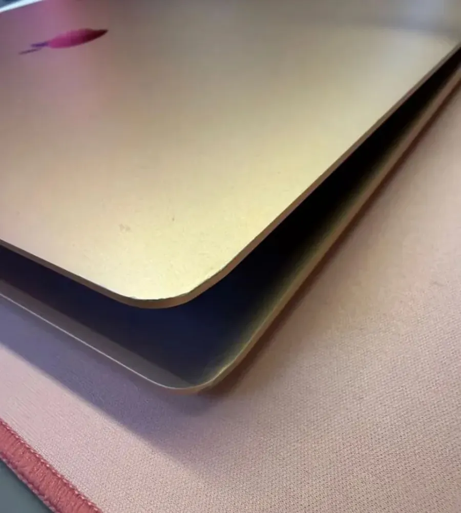 MacBook Air 13" (2020) - Ouro Rosê