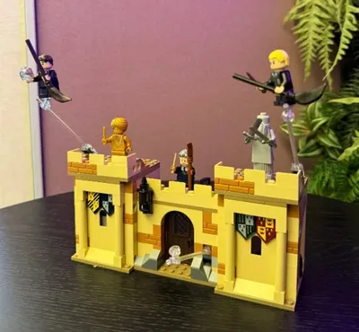 LEGO Harry Potter 76395 — Hogwarts: Primeira Lição de Voo