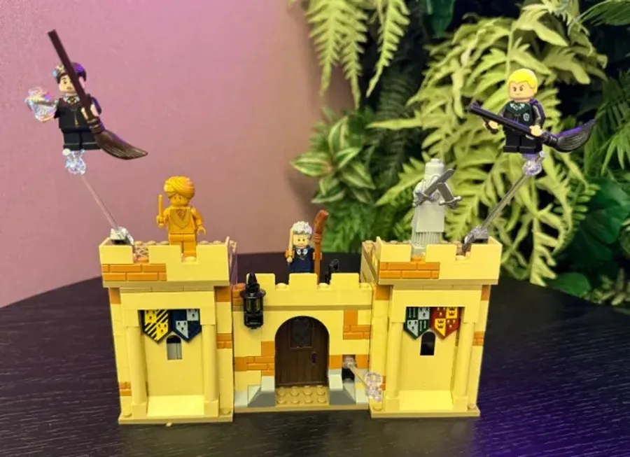 LEGO Harry Potter 76395 — Hogwarts: Primeira Lição de Voo