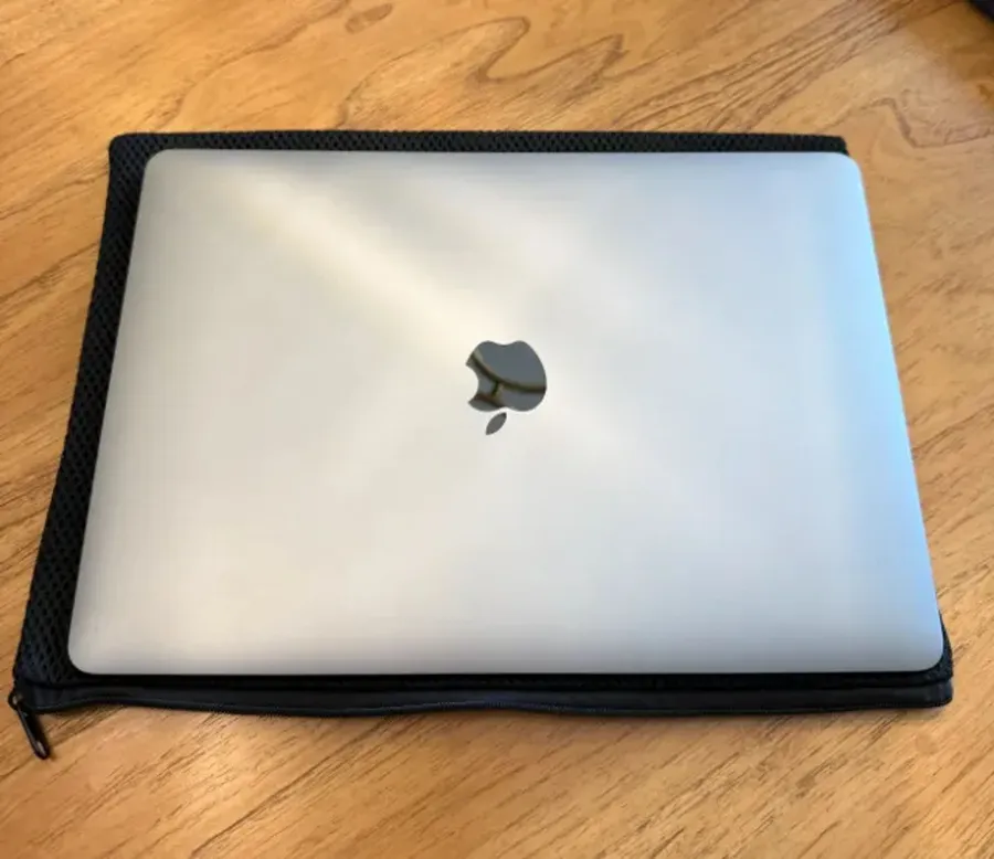 MacBook Air 13" (2020) - Space Gray